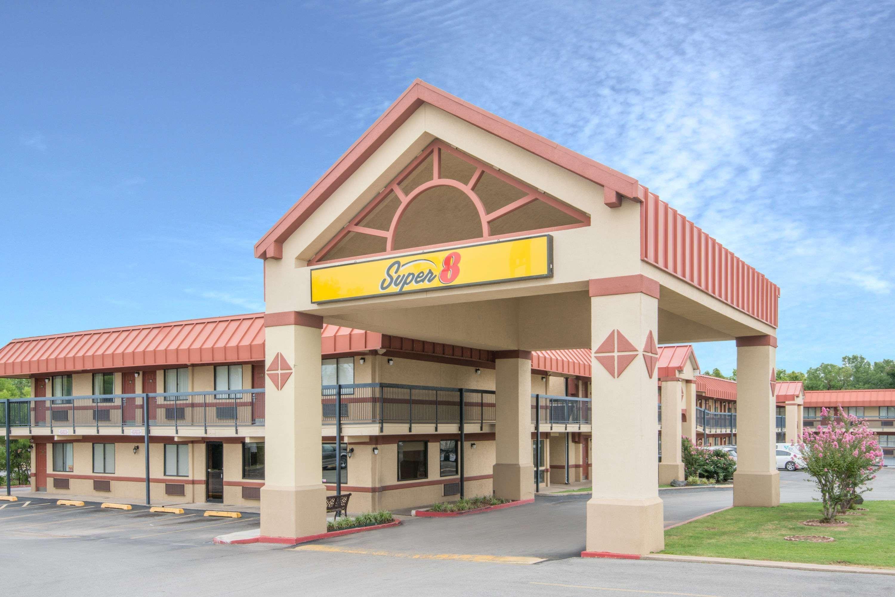 Super 8 By Wyndham Tulsa Hotel Luaran gambar